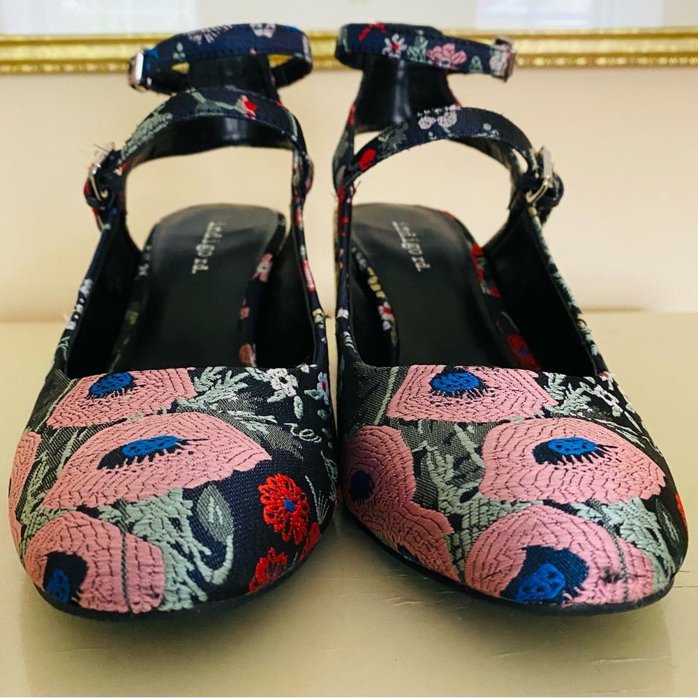 Indigo Rd. Navy Blue Tapestry Slingback Block Heels - Picture 2 of 5